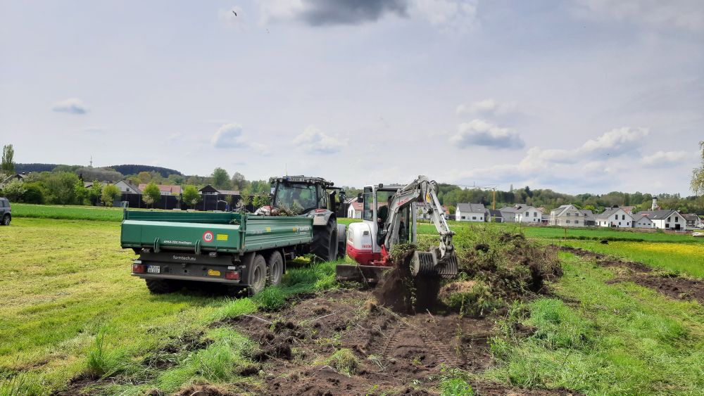 Baggerarbeiten und Transporte