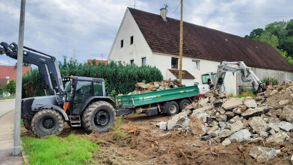 Baggerarbeiten und Transporte